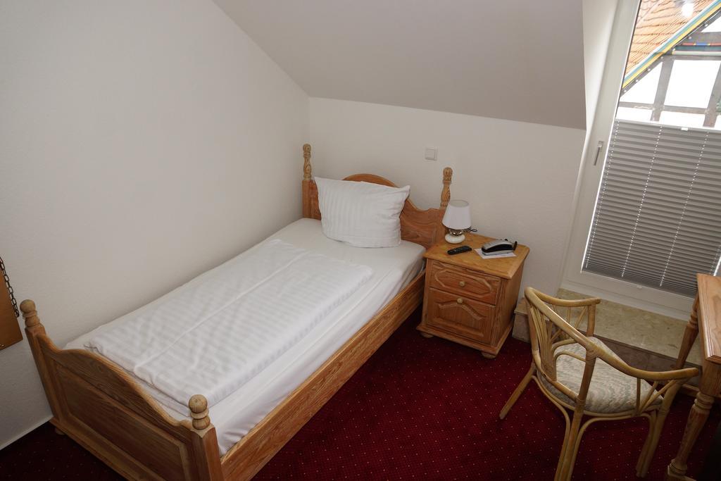 Hotel Deutsches Haus Blomberg  Bagian luar foto