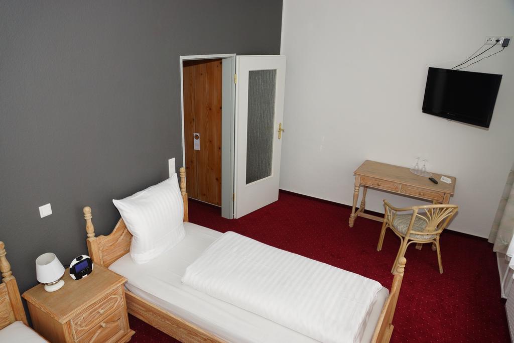 Hotel Deutsches Haus Blomberg  Bagian luar foto