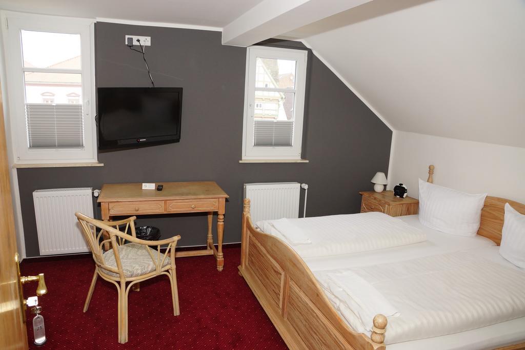 Hotel Deutsches Haus Blomberg  Bagian luar foto