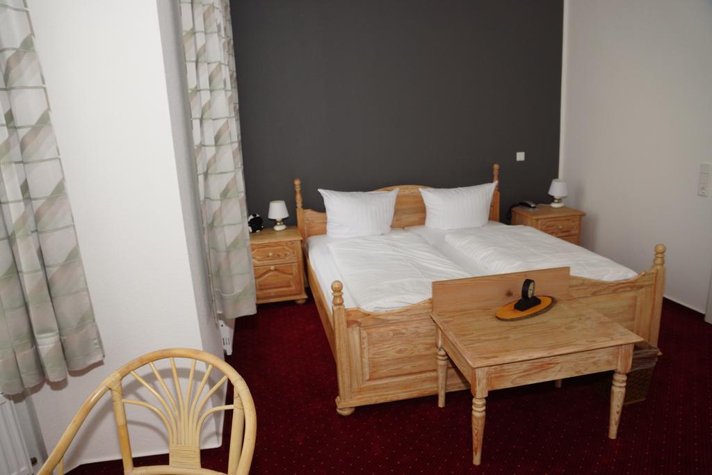 Hotel Deutsches Haus Blomberg  Bagian luar foto