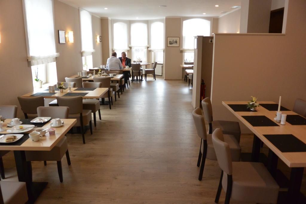 Hotel Deutsches Haus Blomberg  Bagian luar foto