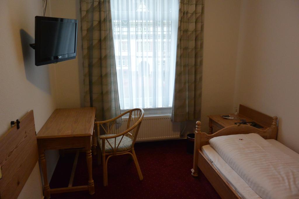 Hotel Deutsches Haus Blomberg  Bagian luar foto